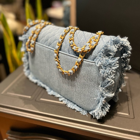 KARL LAGERFELD PARIS Quilted Agyness Light Blue Denim Shoulder Bag - Picture 6 of 7